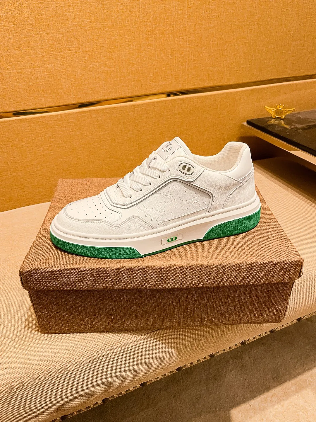 Men's shoes💰 440💰[Dior]🔥 High-end men's shoes brand official website 1:1 latest masterpiece: the upper is made of Italian imported first-layer cowhide with a comfortable and breathable lining➕original non-slip and wear-resistant outsole🔥, making walking more convenient and comfortable! An exclusive new model, a stunning work, a beautiful 1:1 replica [color] compared to the official quality! Create a fashionable personality to set off your uniqueness! A must-have for trendy men! Classic 🔥 Size: 38-44 Color: 🔥 2⃣️ colors available 🔥.